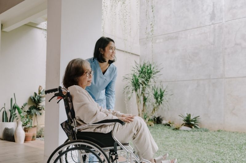 Domestic Helper與外傭在香港家庭中的角色轉變：從支援到共建的生活夥伴
